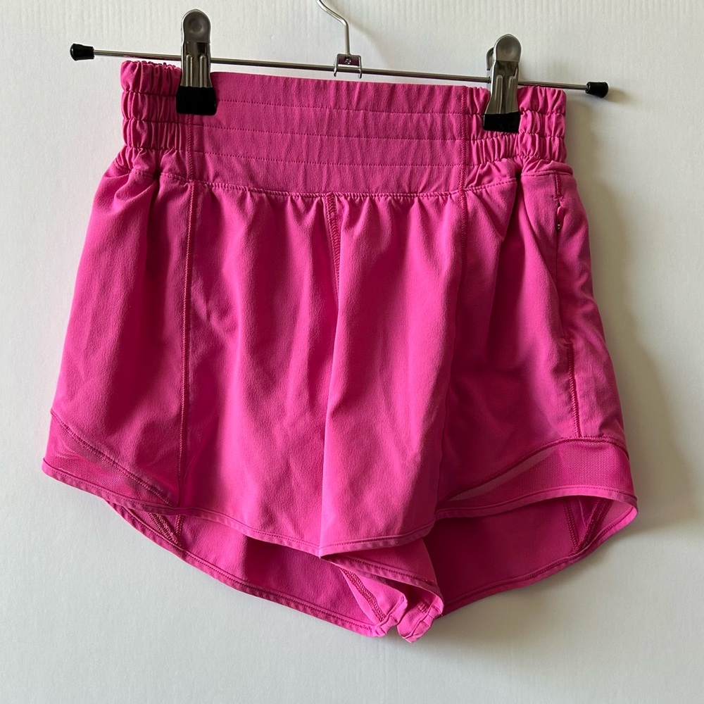 Lululemon Hot Pink 4’ Inseam Hotty Hots